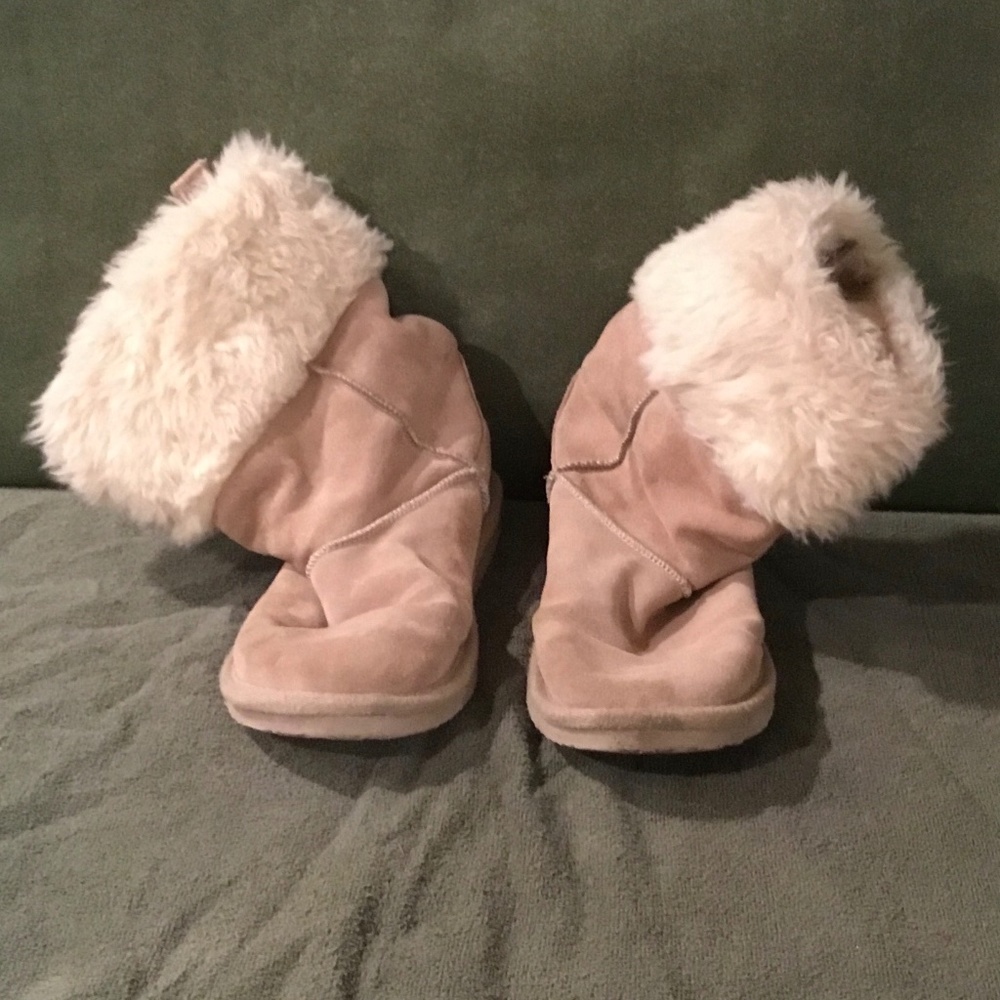 American Eagle Outfitters Beige Suede Winter Boots 7